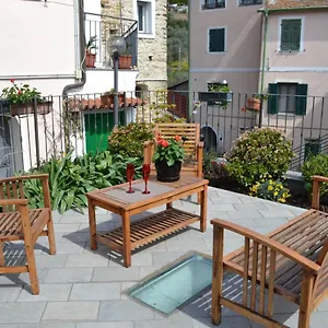 Appartamento Monolocale Con Giardino E Parcheggio Privato Citra Zero Zero Ottanta Trentuno Lt 0281, Imperia